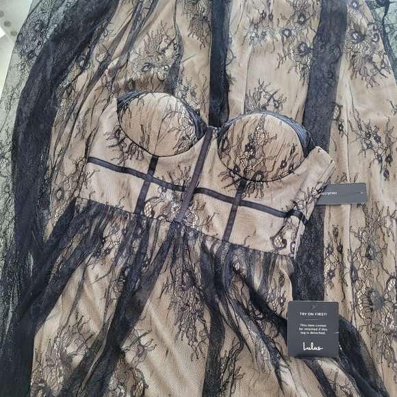 Lulu's Amorous Attitude Black Lace Bustier Strapless Maxi Dress Small - Picture 10 of 10